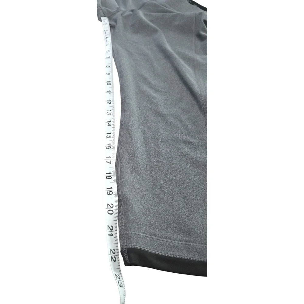 Under‎ Armour HeatGear Athletic Capri Leggings Running Gym Fitness Gray SZ XL